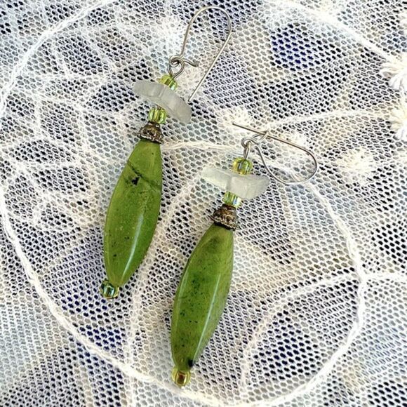 SOLD! Vintage Green Nephrite Jade Beaded Dangle Earrings 2” - Picture 3 of 12